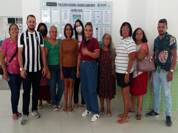 Mulheres fazem exames de mamografia e participação de ação Outubro Rosa na Policlínica em Maracanaú,